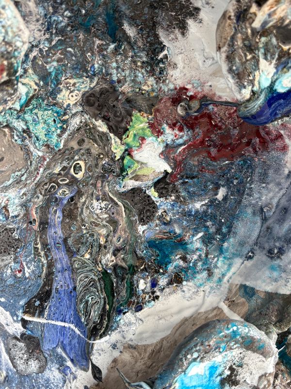 Dettaglio Memoria_Sole, courtesy Francesco Ardini 2025, gres, crystalline, smalto proveniente da rimanenze di produzione ceramiche